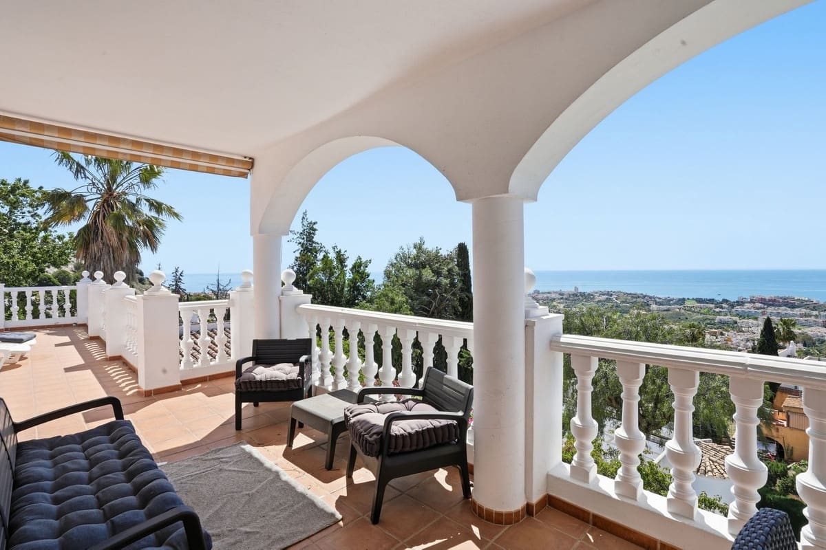 6 sovrum Villa till salu i Benalmadena med garage - 1 495 000 € (Ref: 9997610)