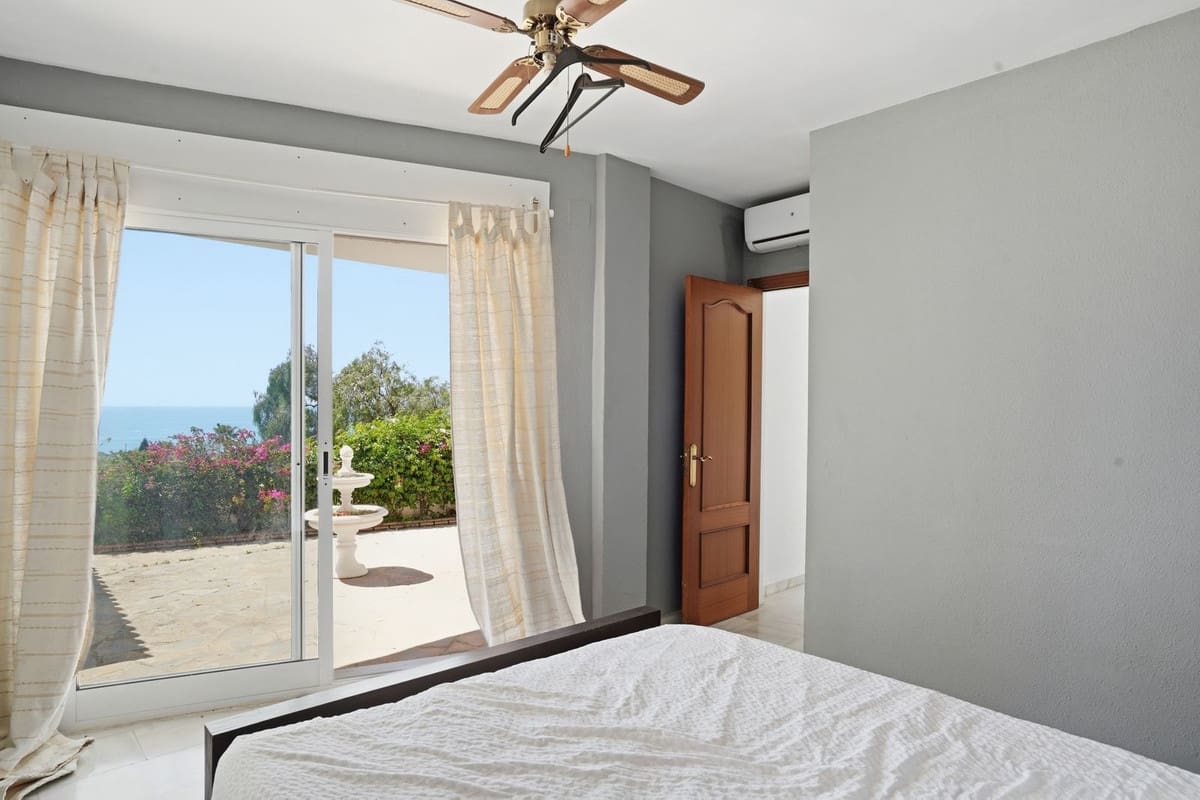 6 sovrum Villa till salu i Benalmadena med garage - 1 495 000 € (Ref: 9997610)