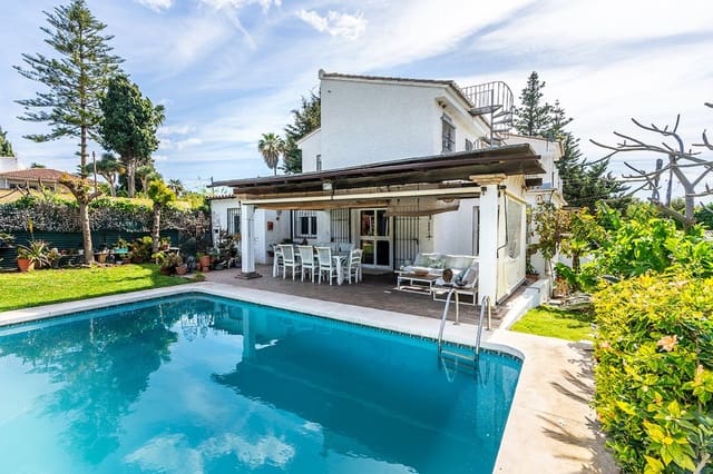 6 soveværelse Villa til salg i Río Real, Marbella med garage - € 1.285.000 (Ref: 9997613)