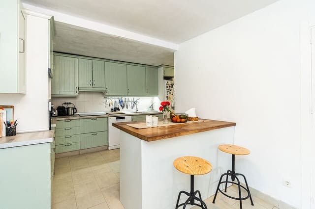 6 soveværelse Villa til salg i Río Real, Marbella med garage - € 1.285.000 (Ref: 9997613)