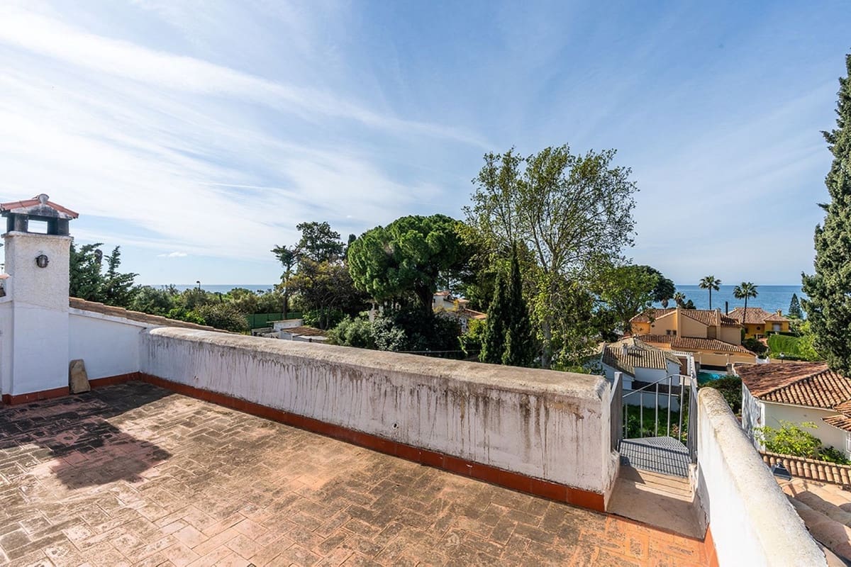 6 soverom Villa til salgs i Rio Real med svømmebasseng garasje - € 1 285 000 (Ref: 9997613)