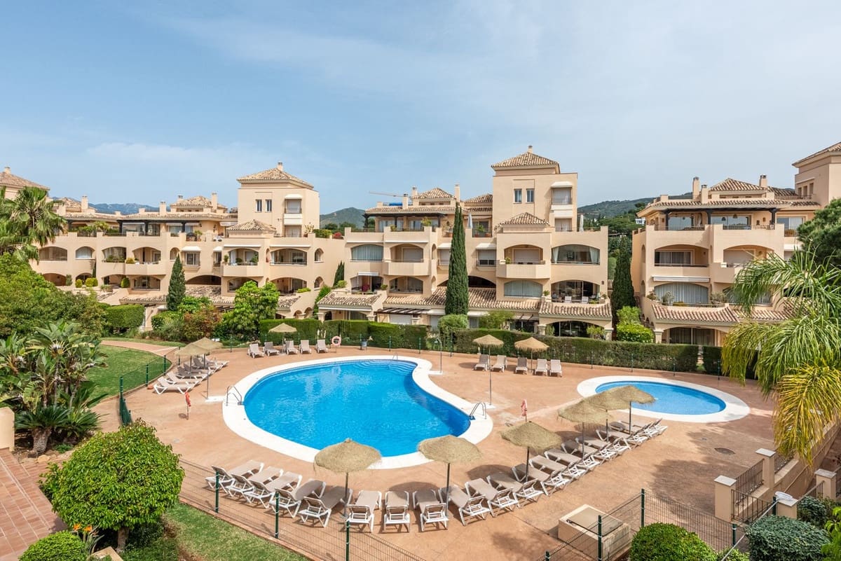 4 Zimmer Apartment zu verkaufen in Elviria mit Pool Garage - 1.500.000 € (Ref: 9997617)