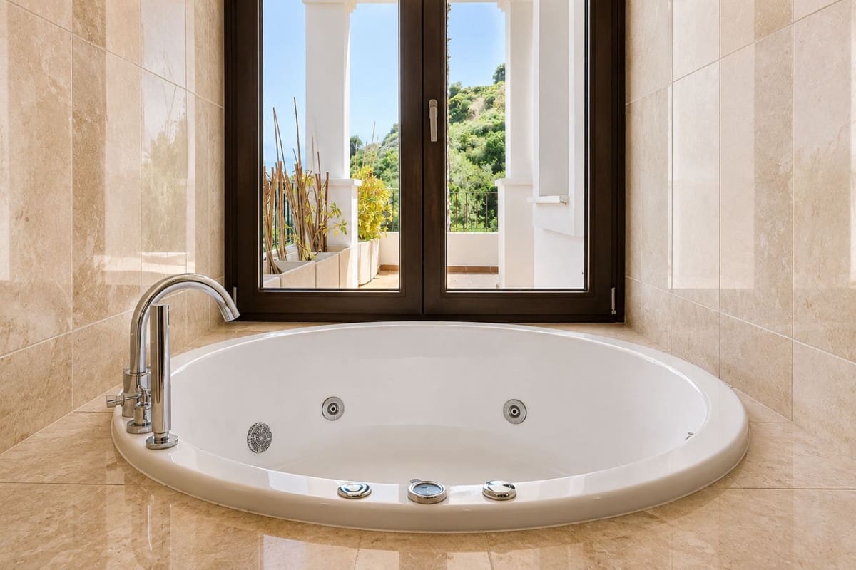 4 camera da letto Villa in vendita in Benahavis con piscina garage - 1.595.000 € (Rif: 9997618)