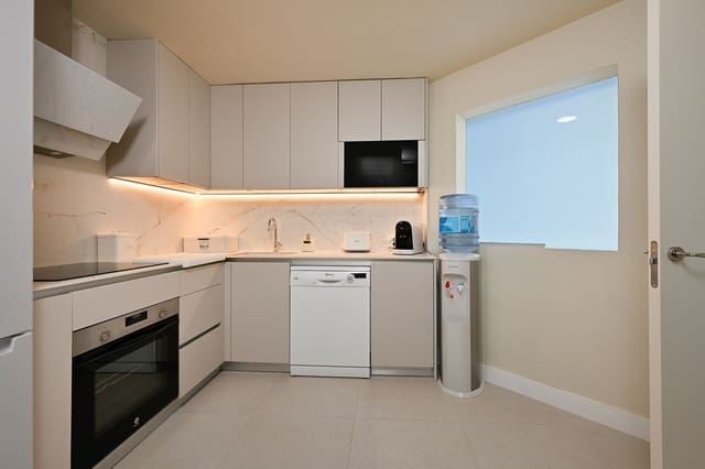 4 slaapkamer Appartement te koop in Elviria, Marbella met zwembad - € 1.495.000 (Ref: 9997619)