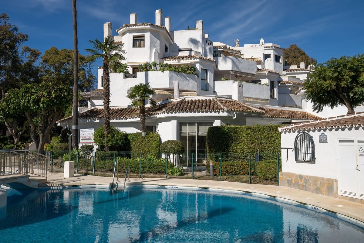 4 Zimmer Apartment zu verkaufen in Elviria mit Pool - 1.495.000 € (Ref: 9997619)