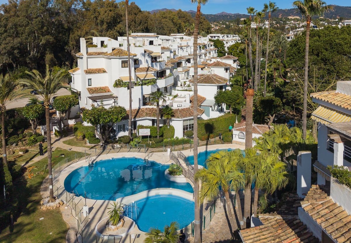 4 Zimmer Apartment zu verkaufen in Elviria mit Pool - 1.495.000 € (Ref: 9997619)