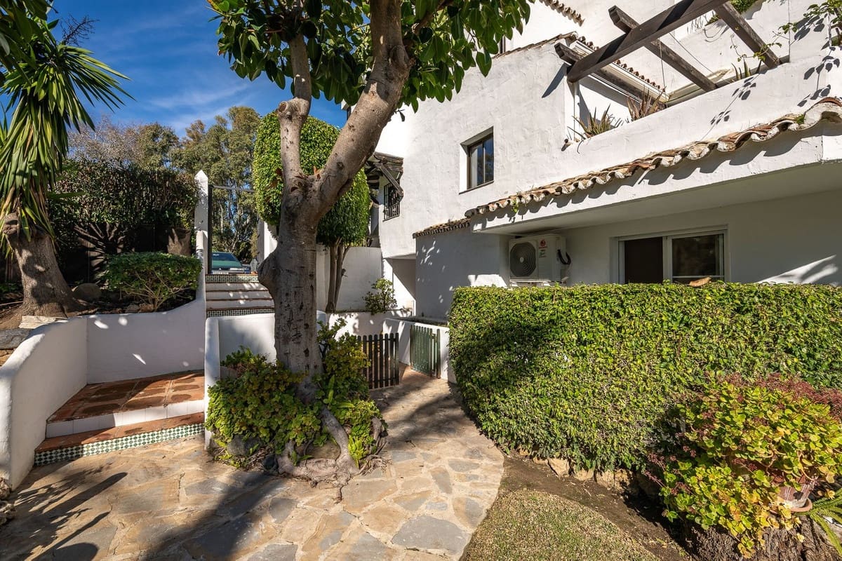 4 Zimmer Apartment zu verkaufen in Elviria mit Pool - 1.495.000 € (Ref: 9997619)