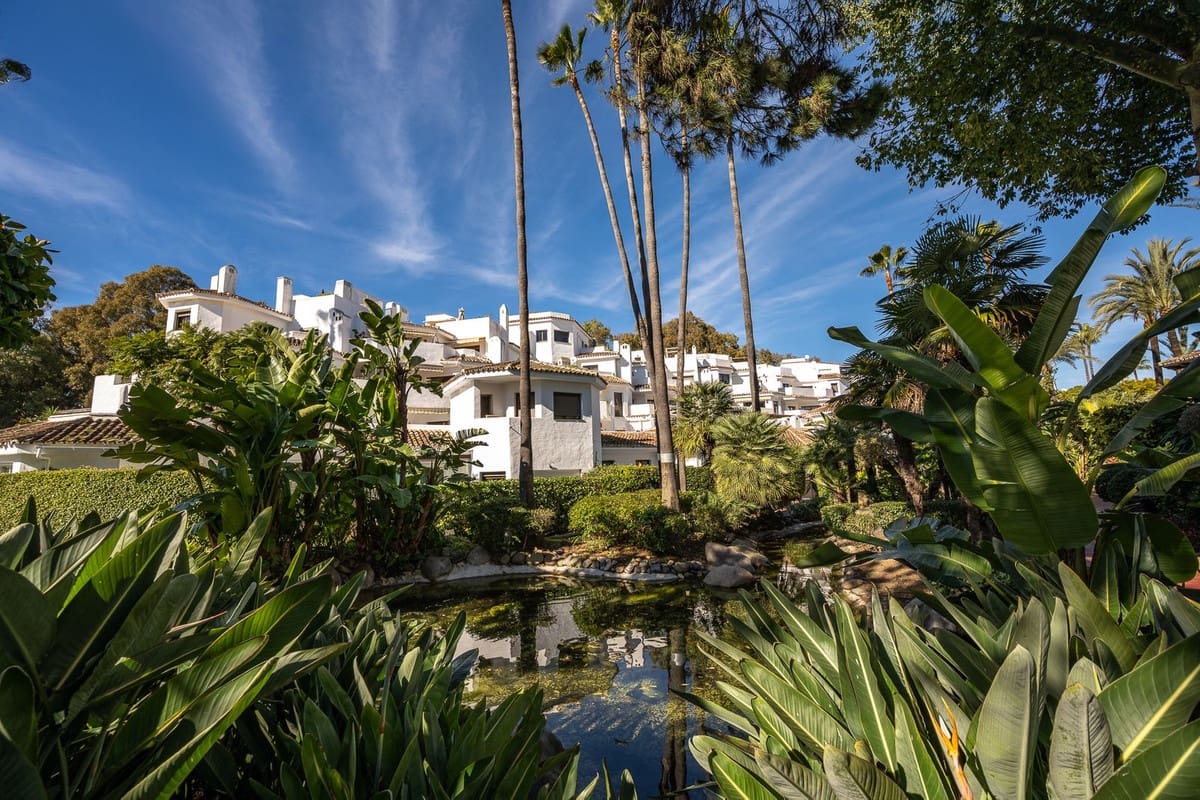 4 Zimmer Apartment zu verkaufen in Elviria mit Pool - 1.495.000 € (Ref: 9997619)