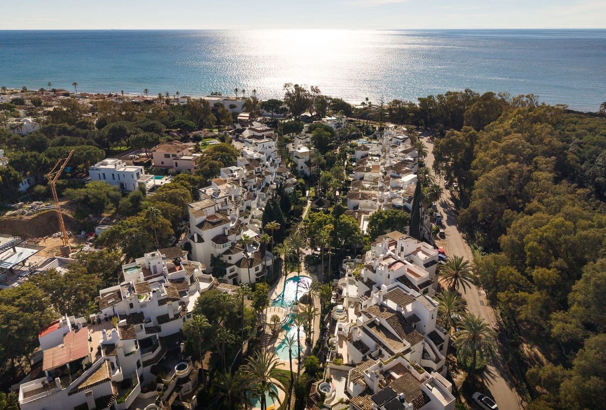 4 Zimmer Apartment zu verkaufen in Elviria mit Pool - 1.495.000 € (Ref: 9997619)