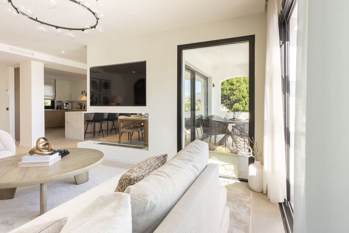3 bedroom Apartment for sale in Benahavis with garage - € 1,395,000 (Ref: 9997621)