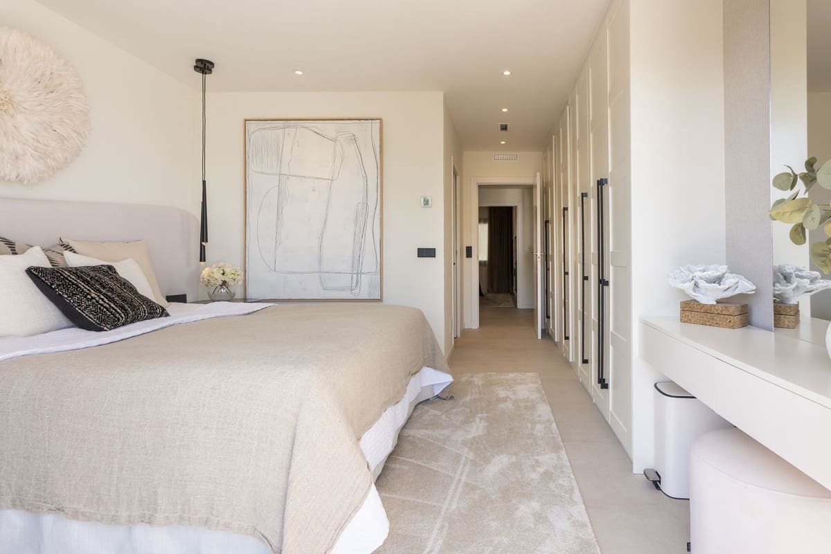 3 bedroom Apartment for sale in Benahavis with garage - € 1,395,000 (Ref: 9997621)