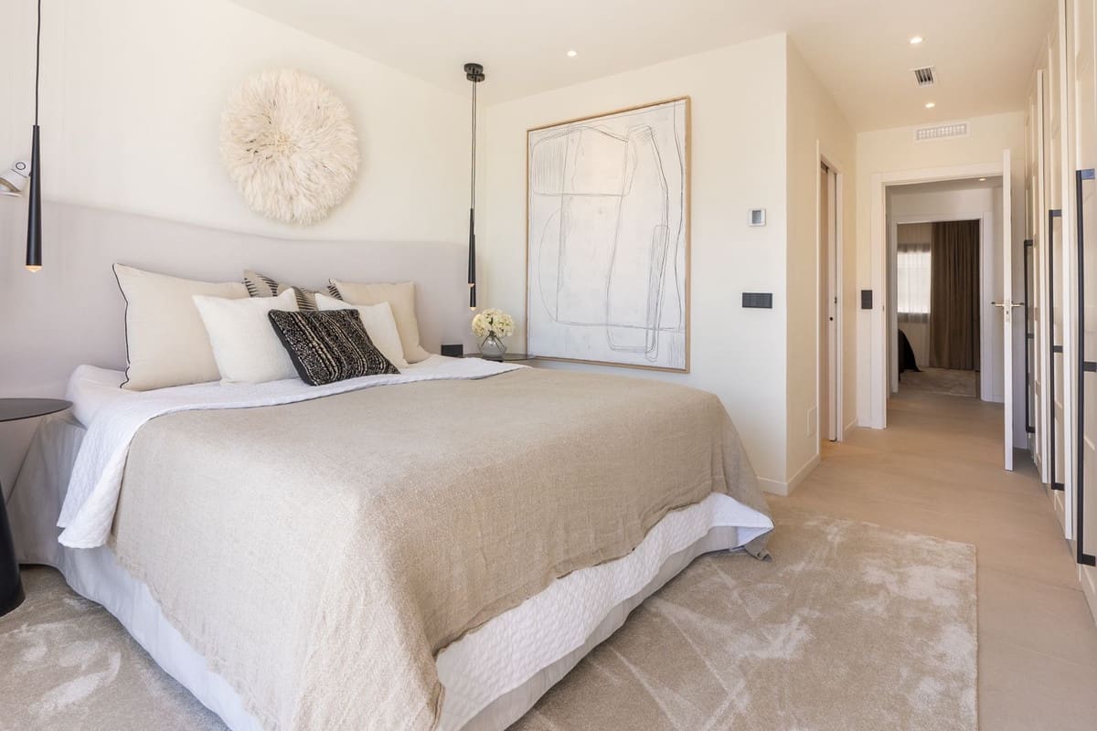 3 bedroom Apartment for sale in Benahavis with garage - € 1,395,000 (Ref: 9997621)