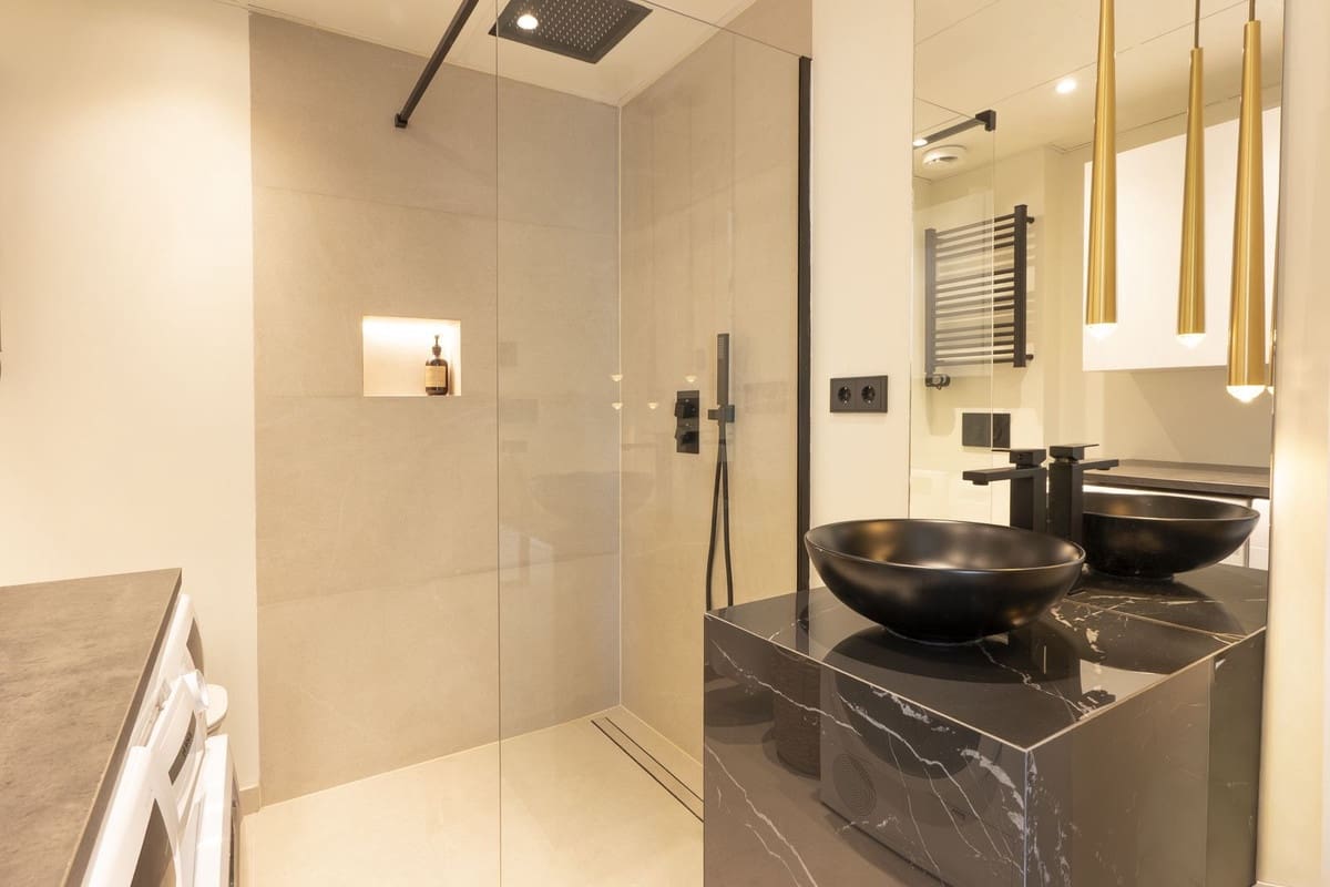 3 bedroom Apartment for sale in Benahavis with garage - € 1,395,000 (Ref: 9997621)