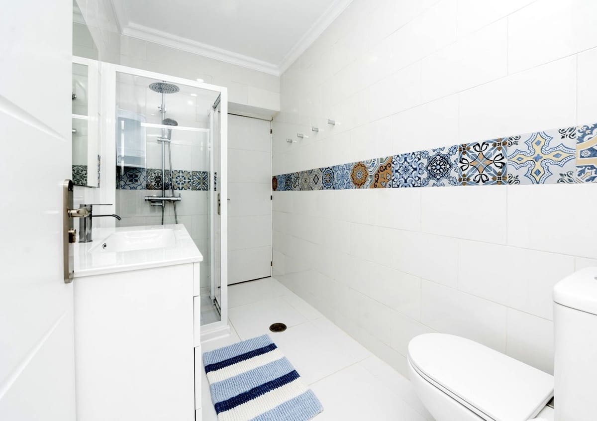 6 bedroom Villa for sale in Benalmadena with garage - € 1,450,000 (Ref: 9997622)