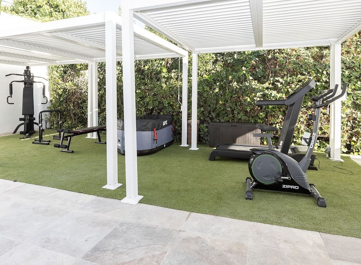 6 bedroom Villa for sale in Benalmadena with garage - € 1,450,000 (Ref: 9997622)