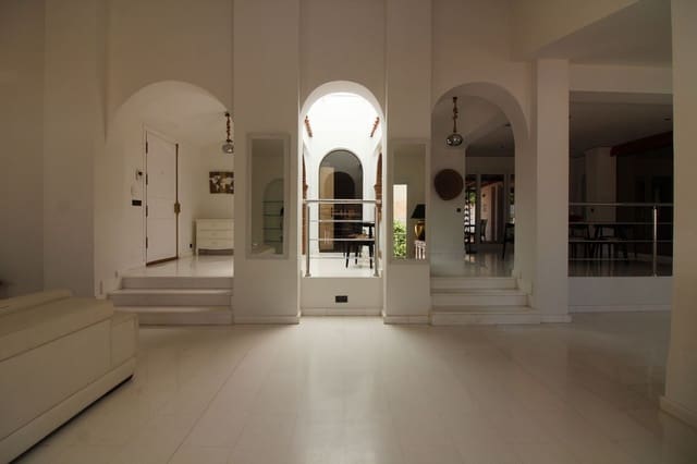 3 soverom Villa til salgs i Benalmádena med svømmebasseng garasje - € 1 395 000 (Ref: 9997623)