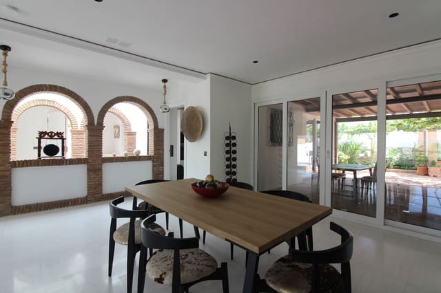 3 soverom Villa til salgs i Benalmádena med svømmebasseng garasje - € 1 395 000 (Ref: 9997623)