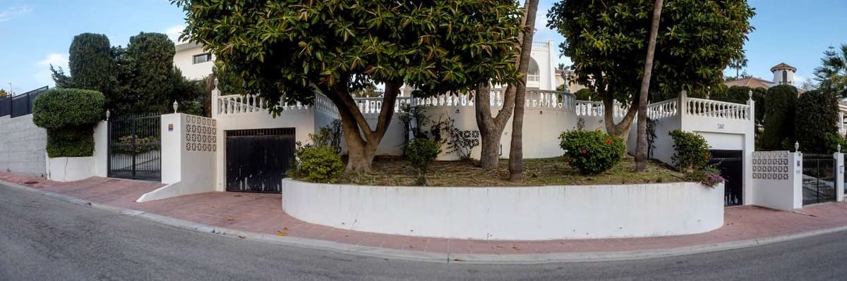 6 quarto Moradia para venda em Benalmadena com garagem - 1 585 000 € (Ref: 9997624)