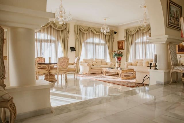 6 soverom Villa til salgs i Benalmádena med svømmebasseng garasje - € 1 585 000 (Ref: 9997624)