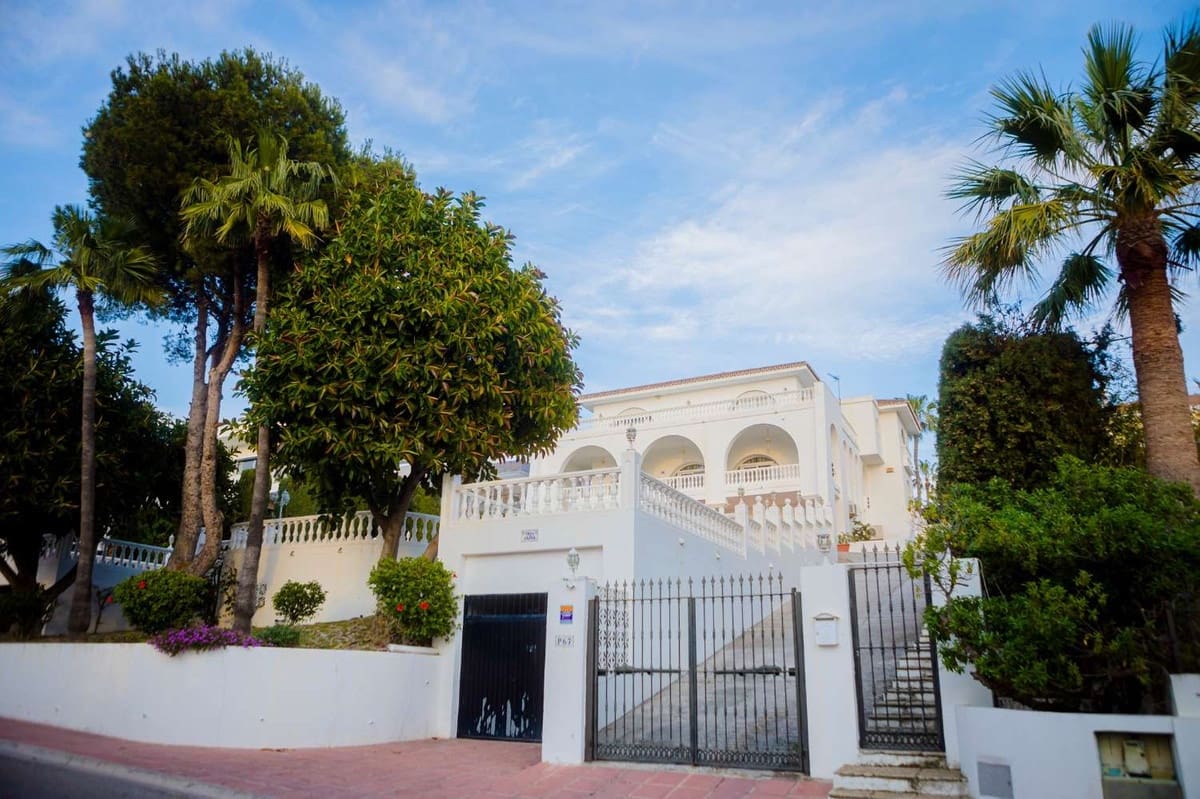 6 quarto Moradia para venda em Benalmadena com garagem - 1 585 000 € (Ref: 9997624)