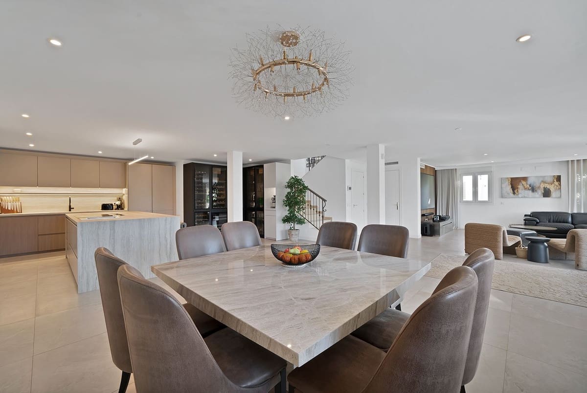 5 makuuhuone Huvila myytävänä paikassa Benalmadena - 1 600 000 € (Ref: 9997626)