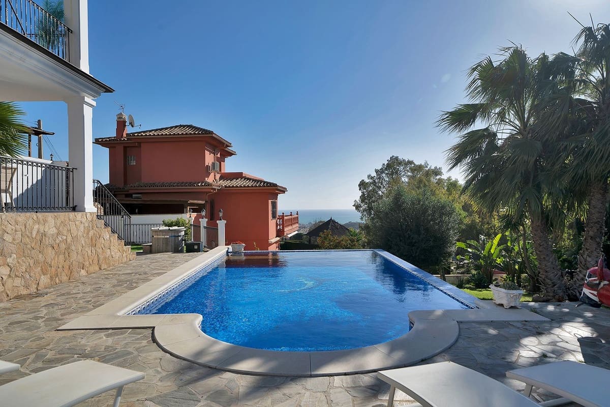 5 makuuhuone Huvila myytävänä paikassa Benalmadena - 1 600 000 € (Ref: 9997626)