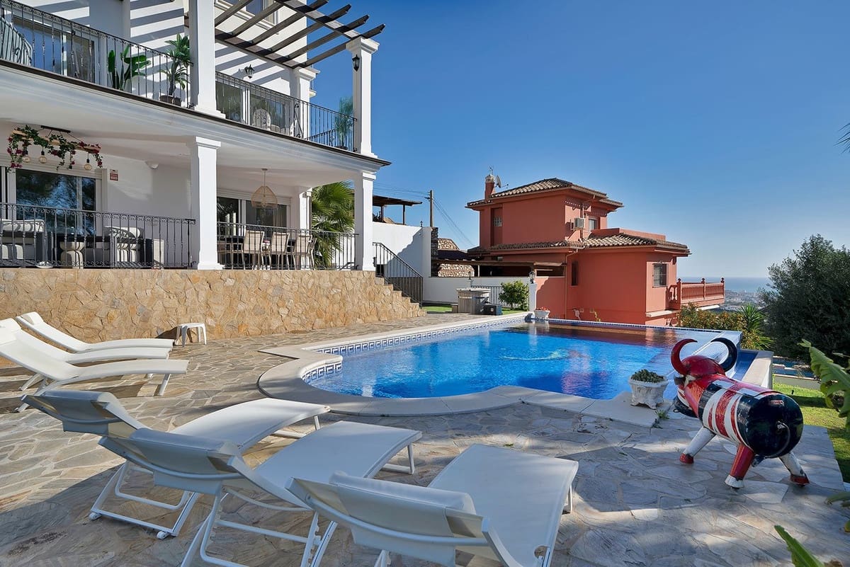 5 makuuhuone Huvila myytävänä paikassa Benalmadena - 1 600 000 € (Ref: 9997626)