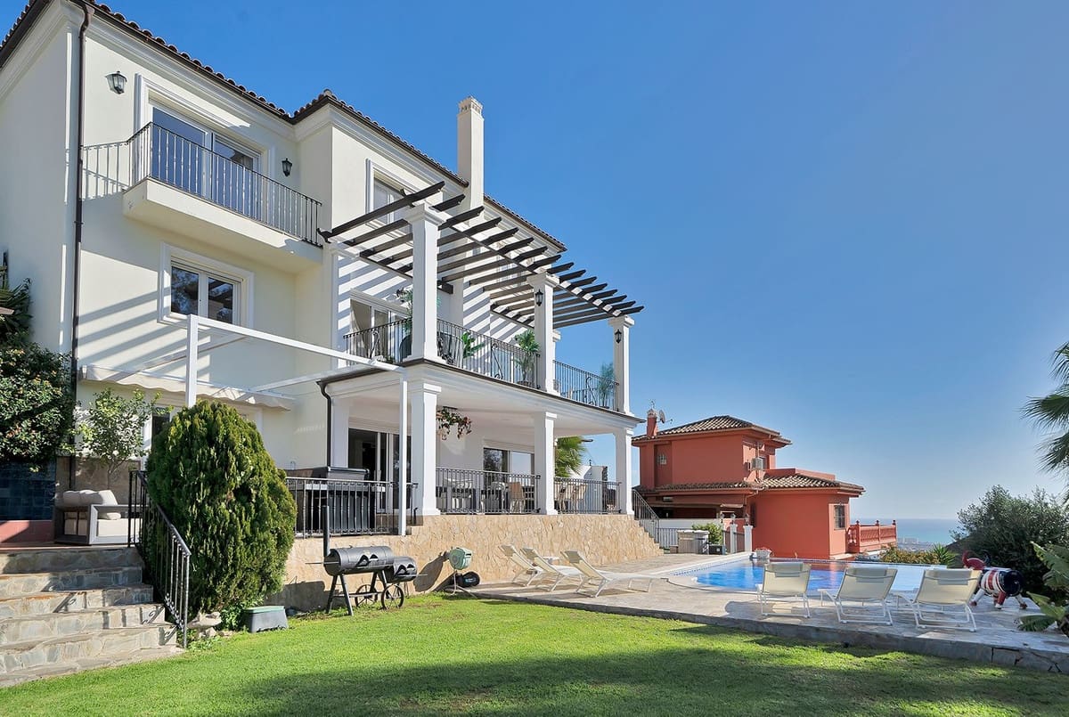 5 makuuhuone Huvila myytävänä paikassa Benalmadena - 1 600 000 € (Ref: 9997626)
