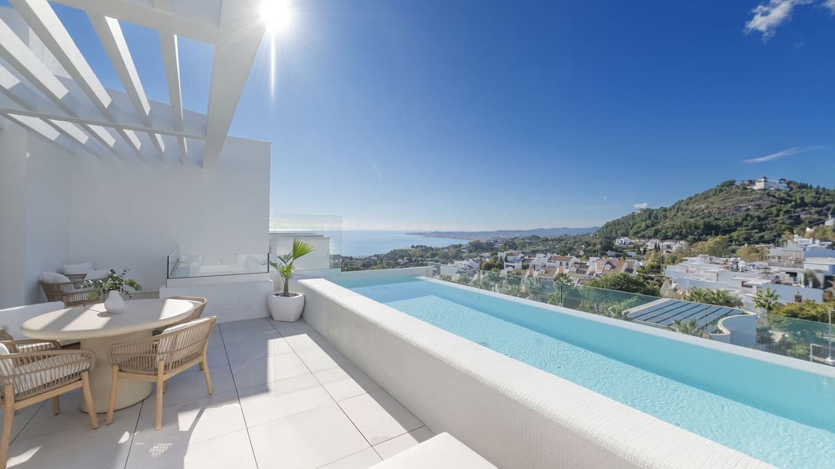 4 makuuhuone Huvila myytävänä paikassa Torremuelle mukana 
autotalli - 1 850 000 € (Ref: 9997628)