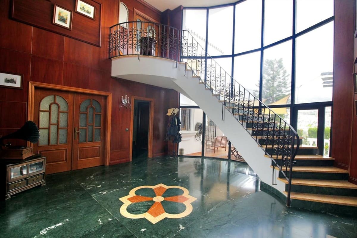 6 soveværelse Villa til salg i Benalmadena med garage - € 1.600.000 (Ref: 9997629)