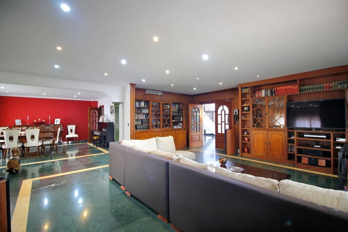 6 soveværelse Villa til salg i Benalmadena med garage - € 1.600.000 (Ref: 9997629)