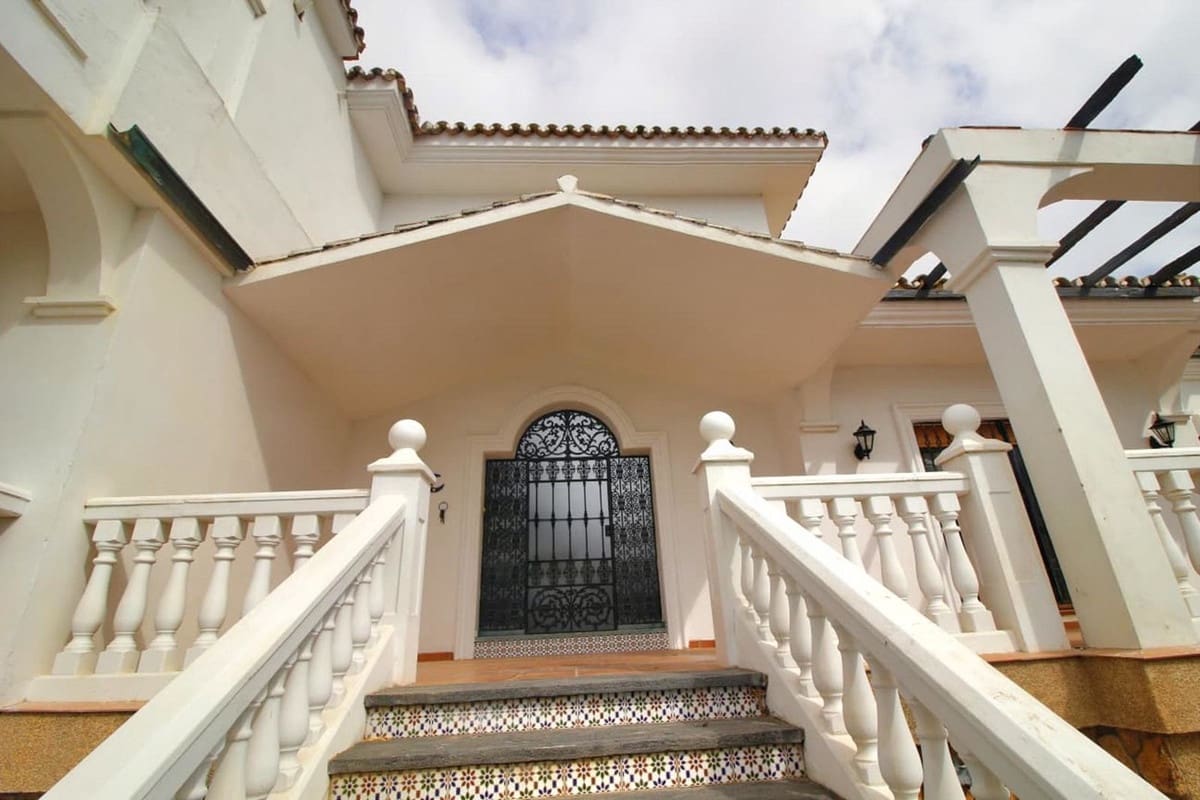 6 soveværelse Villa til salg i Benalmadena med garage - € 1.600.000 (Ref: 9997629)