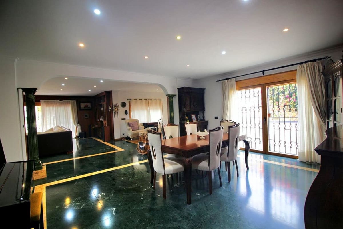 6 soveværelse Villa til salg i Benalmadena med garage - € 1.600.000 (Ref: 9997629)