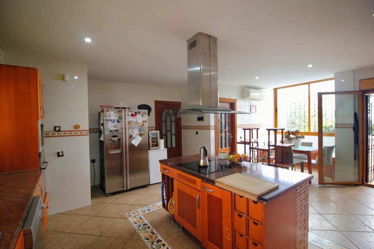 6 soveværelse Villa til salg i Benalmadena med garage - € 1.600.000 (Ref: 9997629)