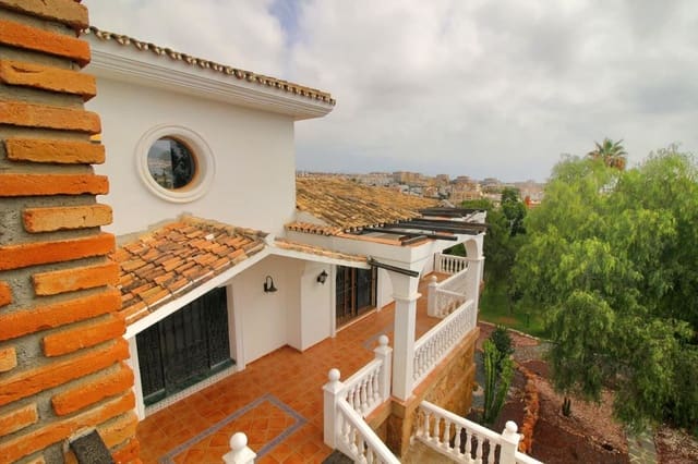 6 sypialnia Willa na sprzedaż w Benalmádena z basenem garażem - 1 600 000 € (Ref: 9997629)