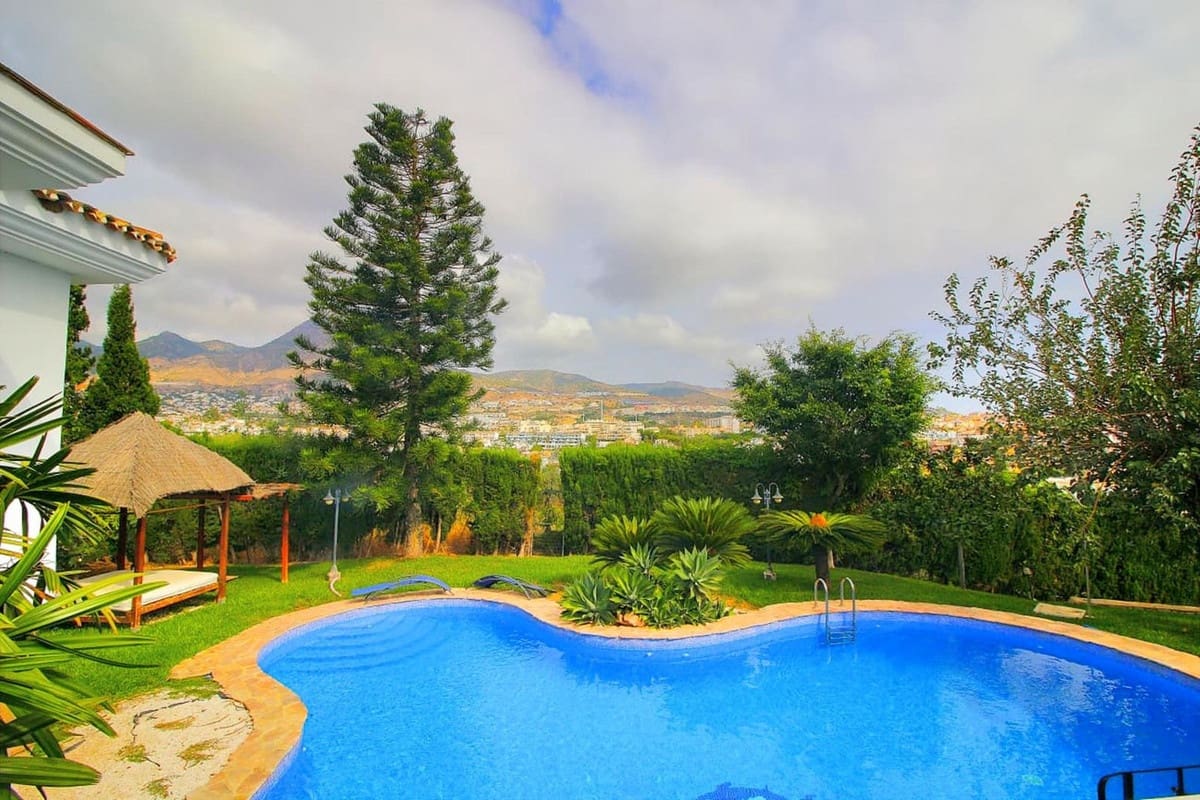 6 soveværelse Villa til salg i Benalmadena med garage - € 1.600.000 (Ref: 9997629)