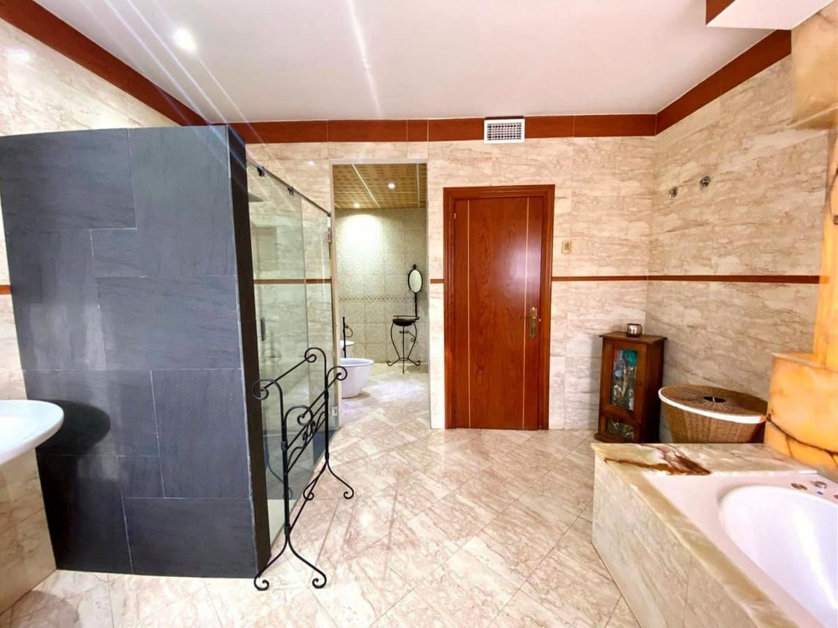 6 soveværelse Villa til salg i Benalmadena med garage - € 1.600.000 (Ref: 9997629)