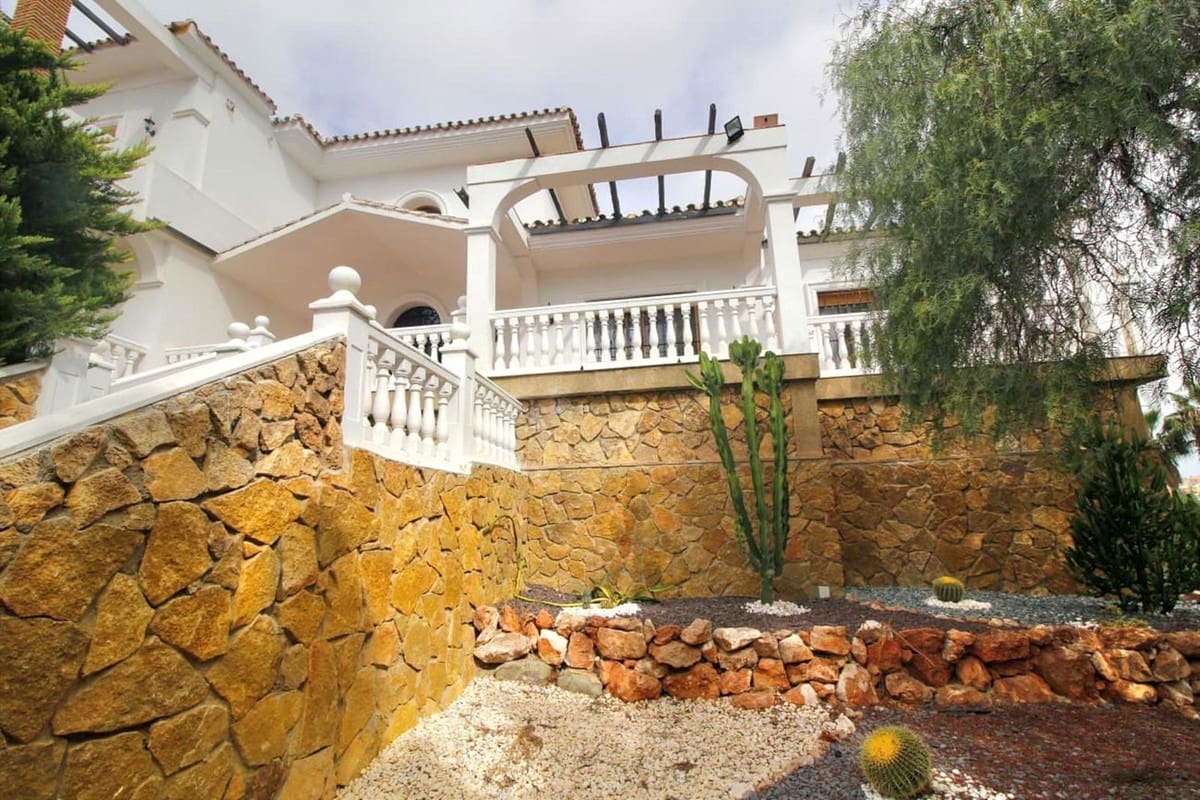 6 soveværelse Villa til salg i Benalmadena med garage - € 1.600.000 (Ref: 9997629)