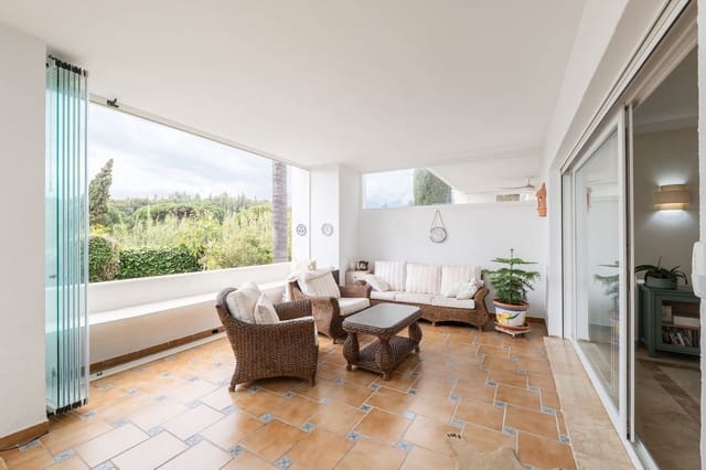 2 sypialnia Apartament na sprzedaż w Los Monteros, Marbella z garażem - 1 750 000 € (Ref: 9997632)
