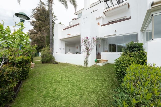 2 sypialnia Apartament na sprzedaż w Los Monteros, Marbella z garażem - 1 750 000 € (Ref: 9997632)
