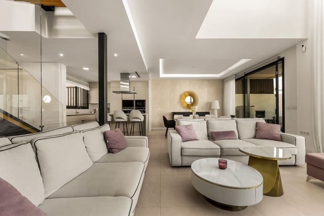 5 sovrum Hus till salu i Río Real, Marbella med pool - 1 950 000 € (Ref: 9997634)