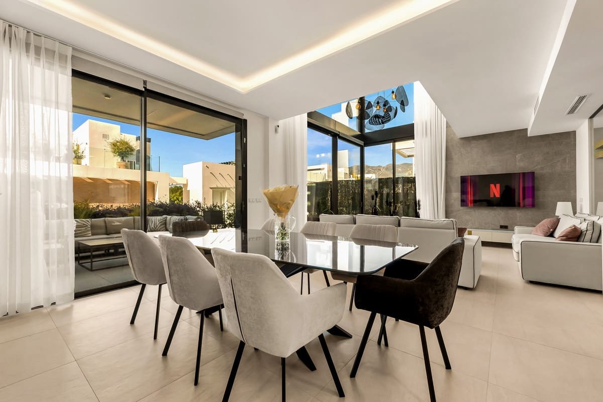 5 sovrum Hus till salu i Rio Real med pool - 1 950 000 € (Ref: 9997634)