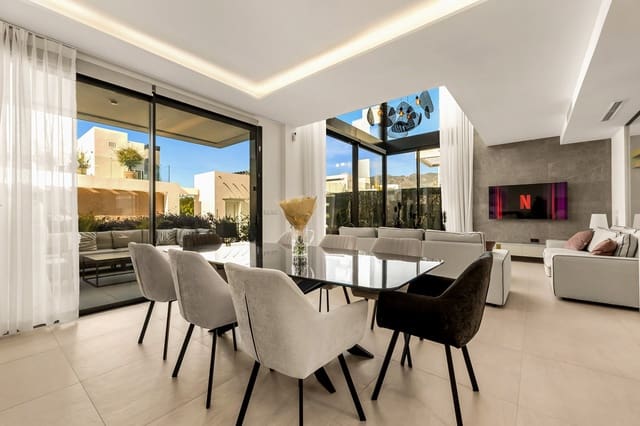 5 sovrum Hus till salu i Río Real, Marbella med pool - 1 950 000 € (Ref: 9997634)