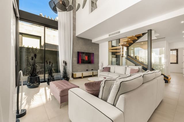 5 sovrum Hus till salu i Río Real, Marbella med pool - 1 950 000 € (Ref: 9997634)