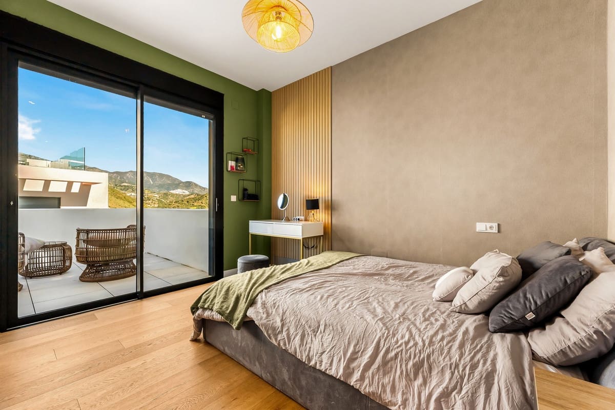 5 sovrum Hus till salu i Rio Real med pool - 1 950 000 € (Ref: 9997634)