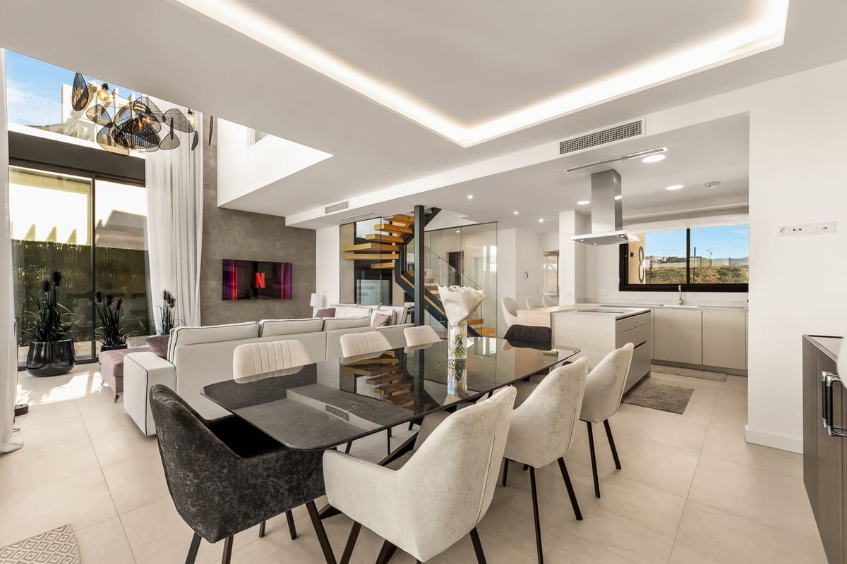 5 sovrum Hus till salu i Rio Real med pool - 1 950 000 € (Ref: 9997634)