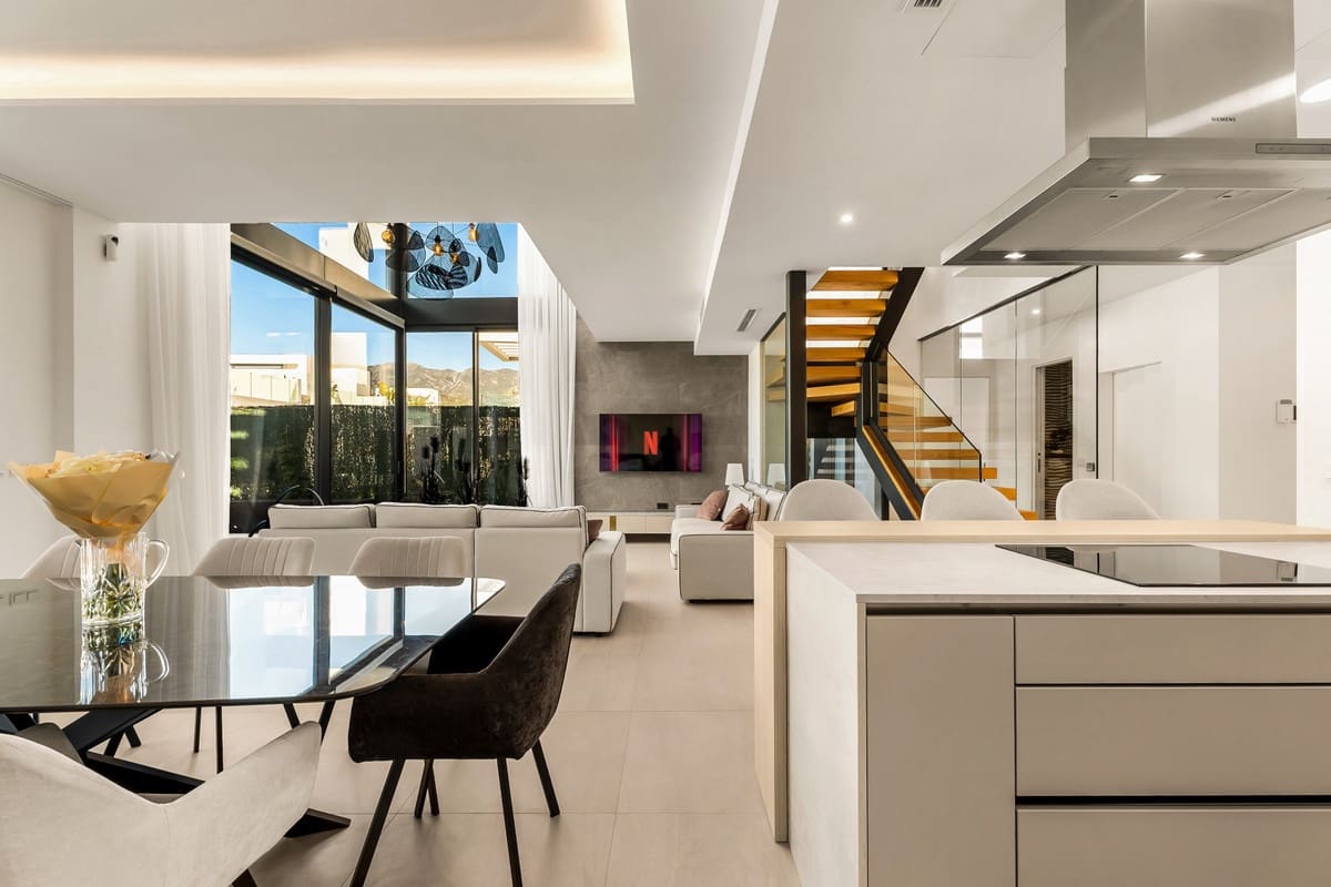 5 sovrum Hus till salu i Rio Real med pool - 1 950 000 € (Ref: 9997634)