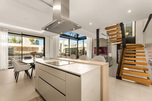 5 sovrum Hus till salu i Río Real, Marbella med pool - 1 950 000 € (Ref: 9997634)