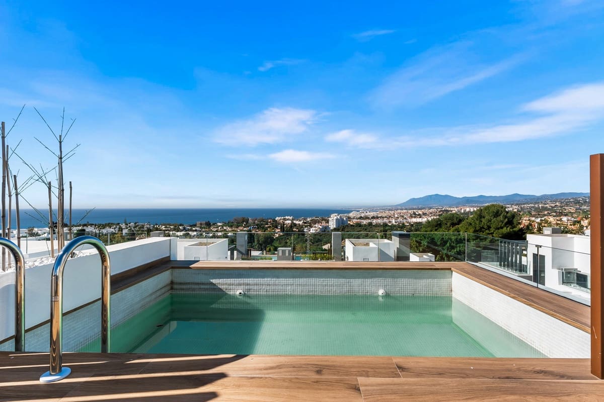 5 sovrum Hus till salu i Rio Real med pool - 1 950 000 € (Ref: 9997634)