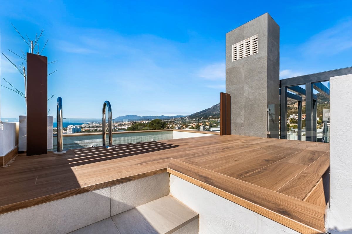 5 sovrum Hus till salu i Rio Real med pool - 1 950 000 € (Ref: 9997634)